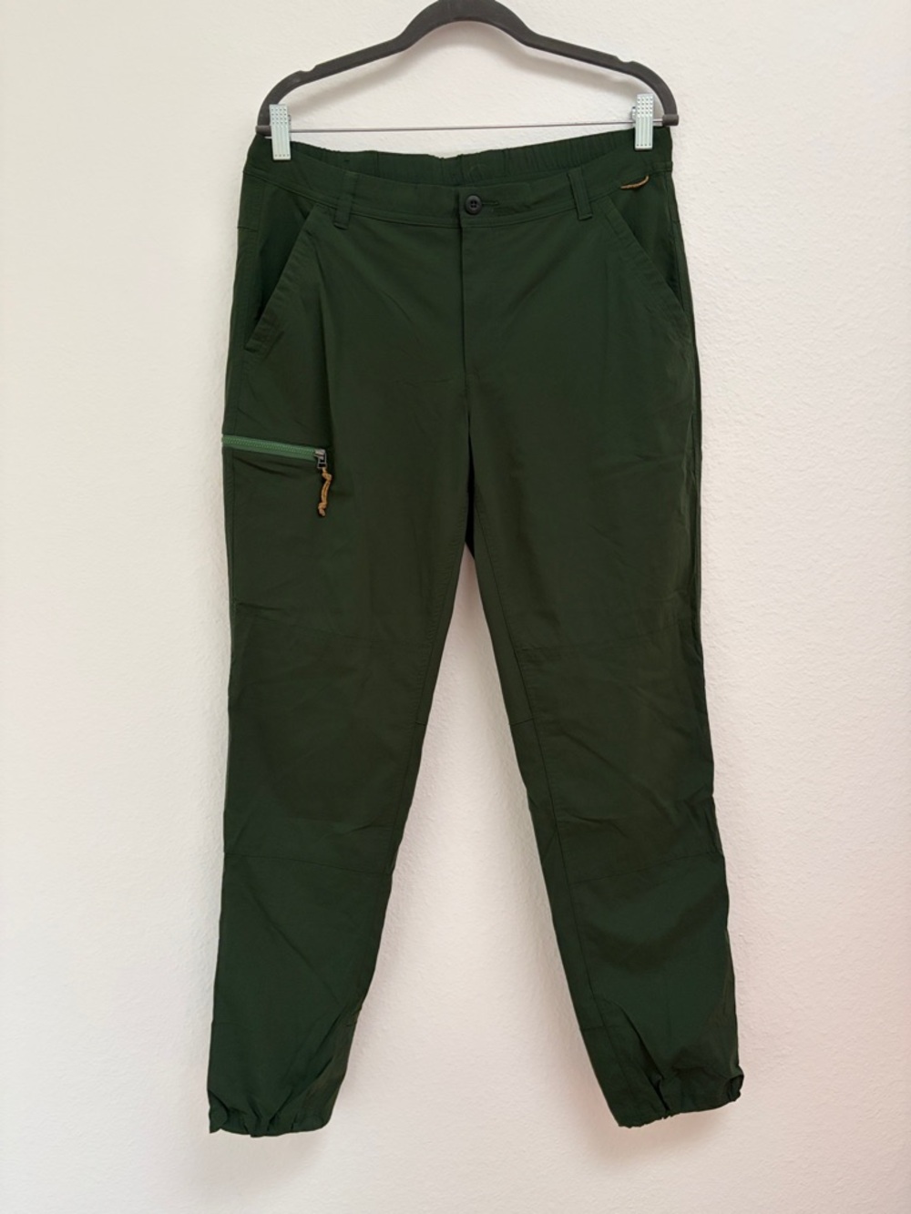 REI Forest Green Elastic Cuff Cargo Joggers